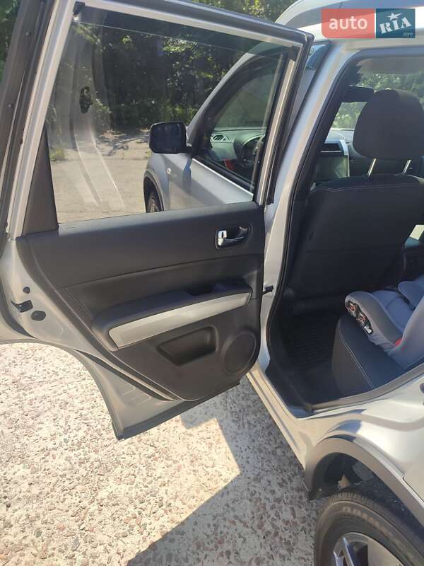 Позашляховик / Кросовер Nissan X-Trail 2011 в Києві