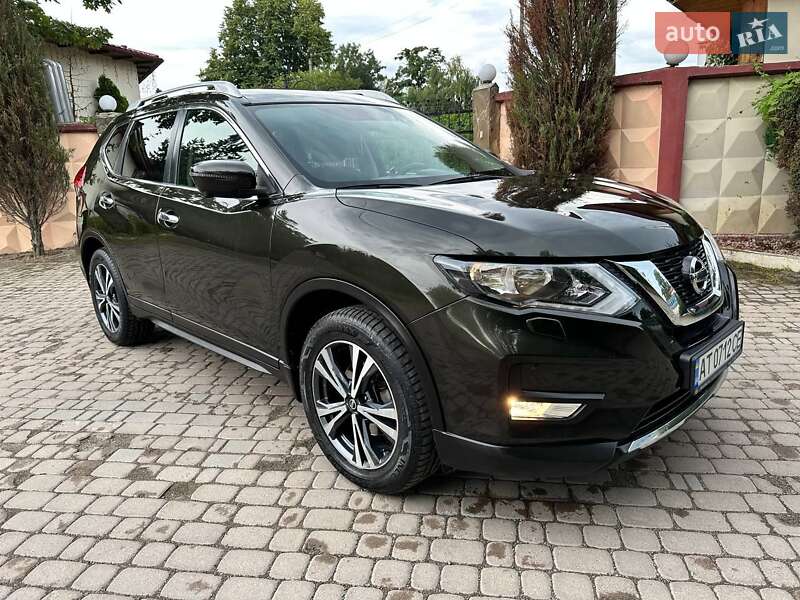 Позашляховик / Кросовер Nissan X-Trail 2017 в Івано-Франківську