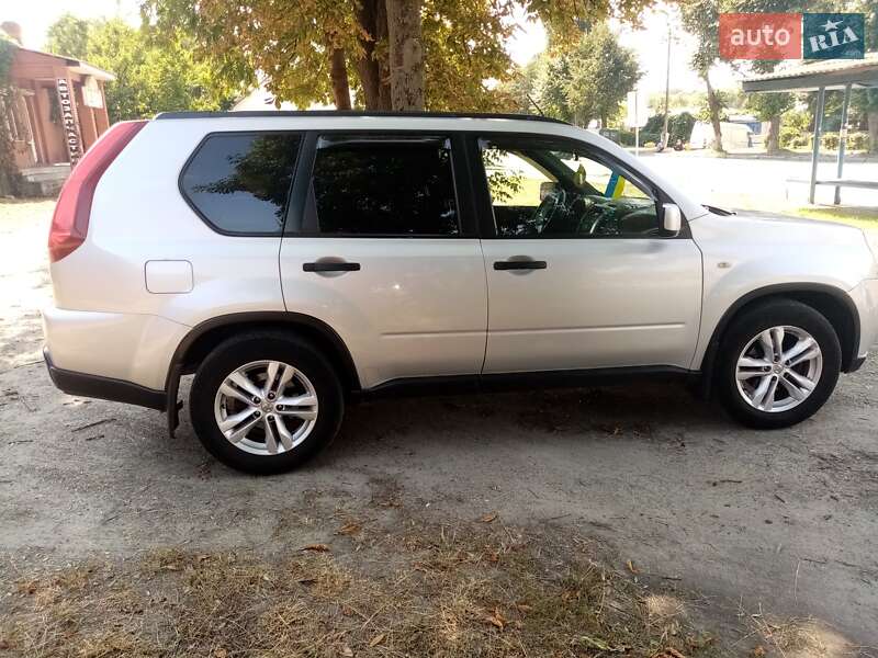 Позашляховик / Кросовер Nissan X-Trail 2011 в Звягелі