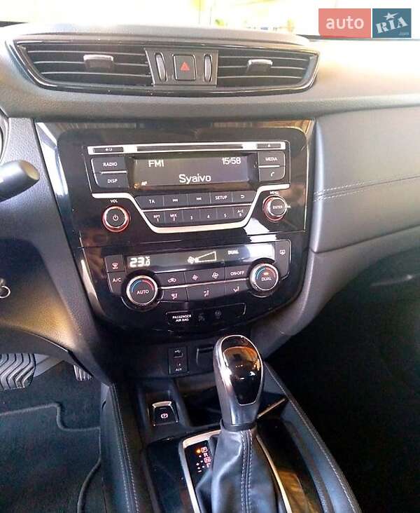 Внедорожник / Кроссовер Nissan X-Trail 2017 в Косове