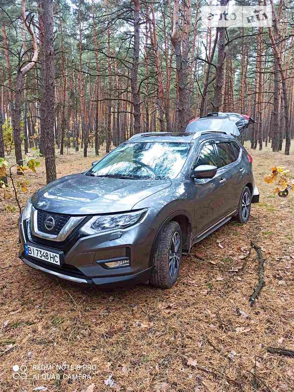 Внедорожник / Кроссовер Nissan X-Trail 2017 в Миргороде