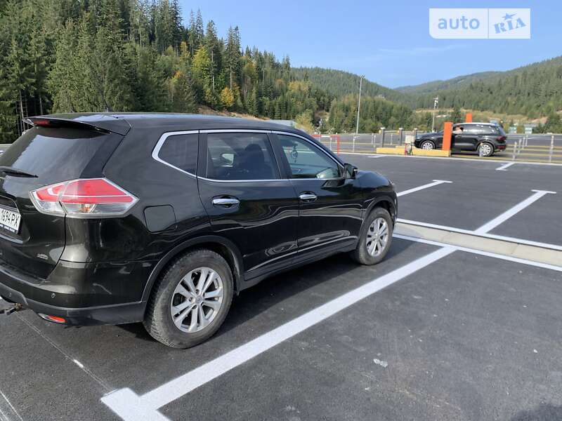 Внедорожник / Кроссовер Nissan X-Trail 2015 в Старом Самборе