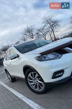 Внедорожник / Кроссовер Nissan X-Trail 2014 в 