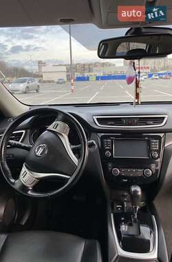 Внедорожник / Кроссовер Nissan X-Trail 2014 в 