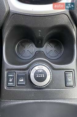 Внедорожник / Кроссовер Nissan X-Trail 2014 в 