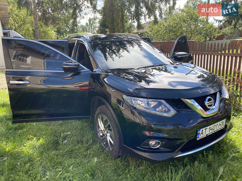 Позашляховик / Кросовер Nissan X-Trail 2015 в Городенці