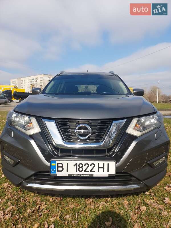 Внедорожник / Кроссовер Nissan X-Trail 2017 в Кременчуге