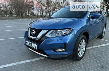 Позашляховик / Кросовер Nissan X-Trail 2017 в Києві