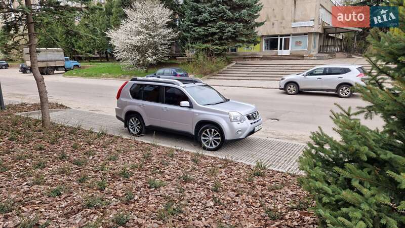 Позашляховик / Кросовер Nissan X-Trail 2012 в Львові