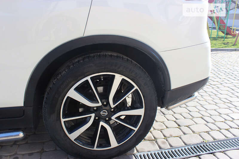 Позашляховик / Кросовер Nissan X-Trail 2015 в Дунаївцях