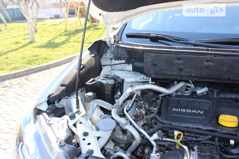 Позашляховик / Кросовер Nissan X-Trail 2015 в Дунаївцях