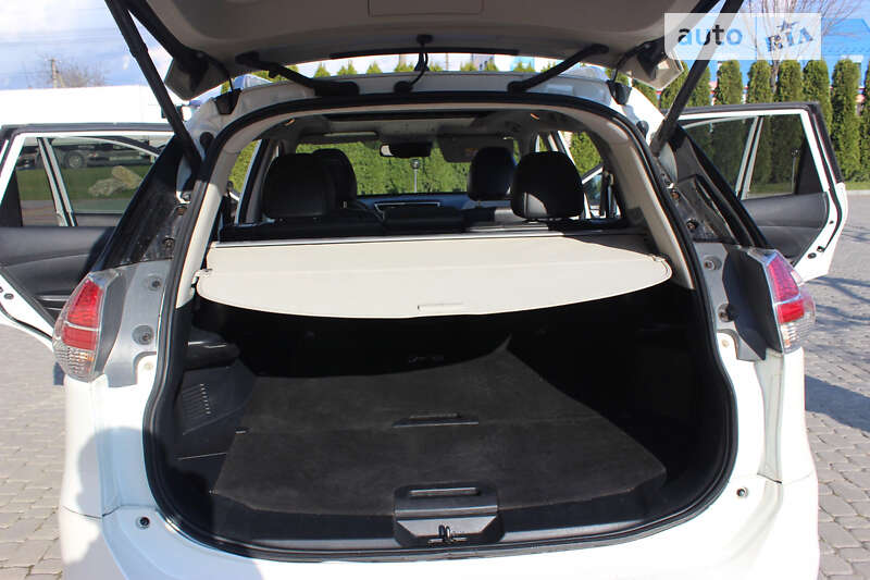 Позашляховик / Кросовер Nissan X-Trail 2015 в Дунаївцях