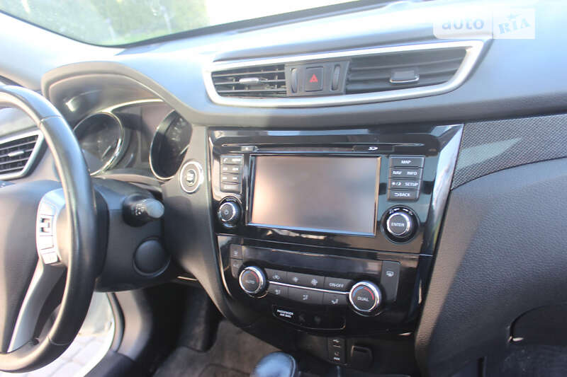 Позашляховик / Кросовер Nissan X-Trail 2015 в Дунаївцях