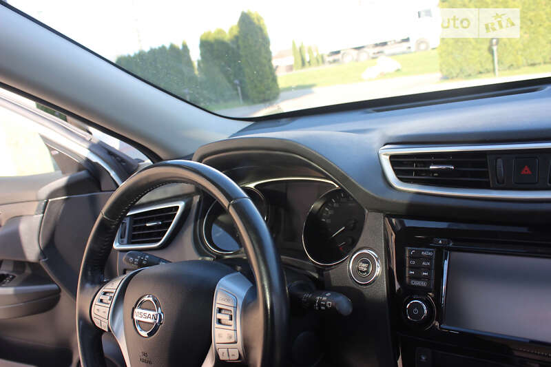 Позашляховик / Кросовер Nissan X-Trail 2015 в Дунаївцях