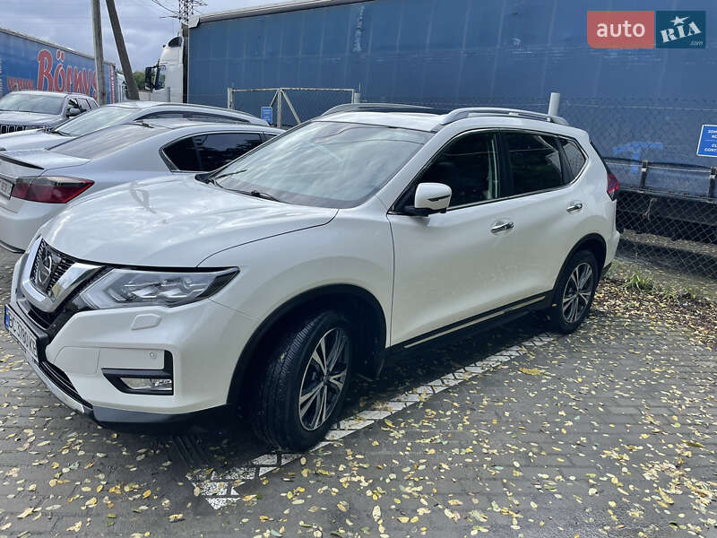 Внедорожник / Кроссовер Nissan X-Trail 2018 в Львове