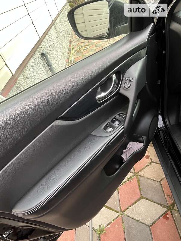 Внедорожник / Кроссовер Nissan X-Trail 2016 в Виннице