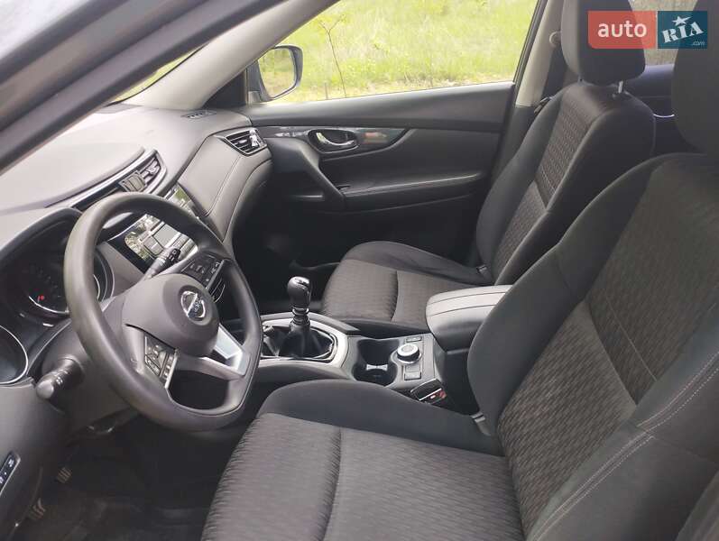 Внедорожник / Кроссовер Nissan X-Trail 2019 в Александрие