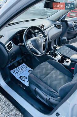 Внедорожник / Кроссовер Nissan X-Trail 2015 в 