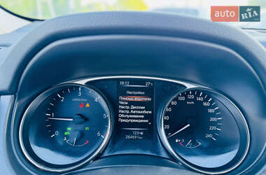 Внедорожник / Кроссовер Nissan X-Trail 2015 в 