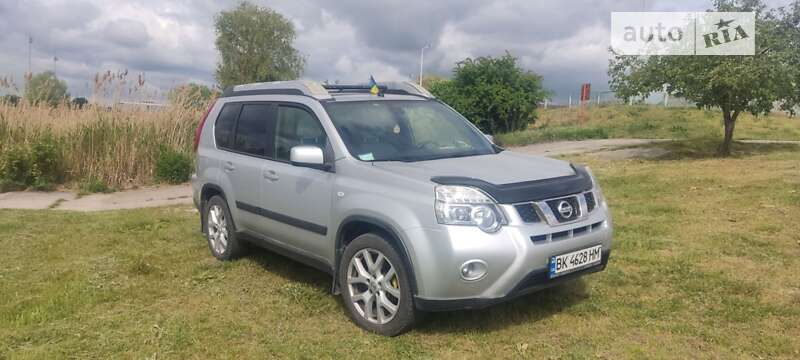 Внедорожник / Кроссовер Nissan X-Trail 2012 в Нетешине