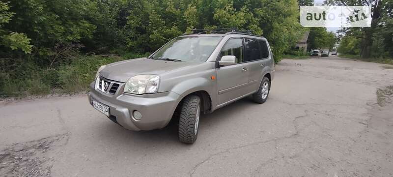 Внедорожник / Кроссовер Nissan X-Trail 2002 в Чугуеве