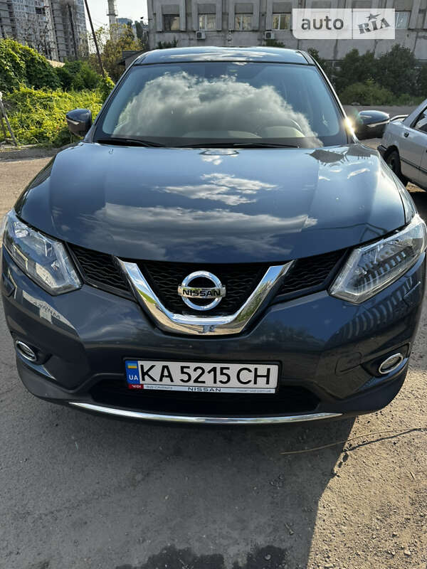 Внедорожник / Кроссовер Nissan X-Trail 2016 в Киеве