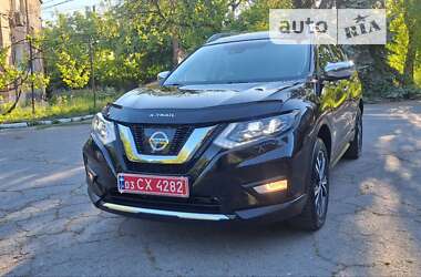 Внедорожник / Кроссовер Nissan X-Trail 2018 в Новоархангельске