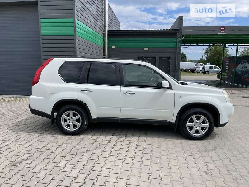 Внедорожник / Кроссовер Nissan X-Trail 2010 в Коломые