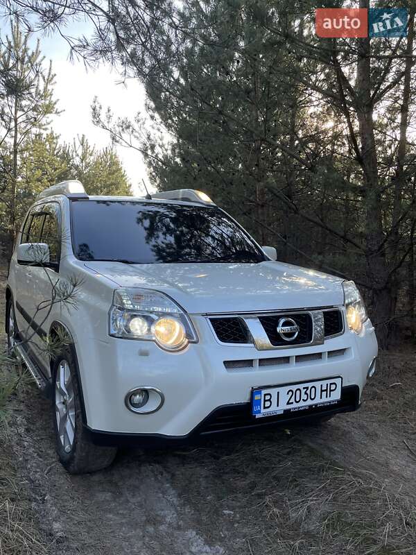 Внедорожник / Кроссовер Nissan X-Trail 2011 в Зенькове