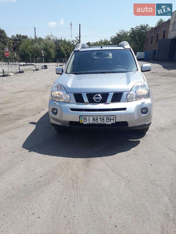 Внедорожник / Кроссовер Nissan X-Trail 2010 в Полтаве