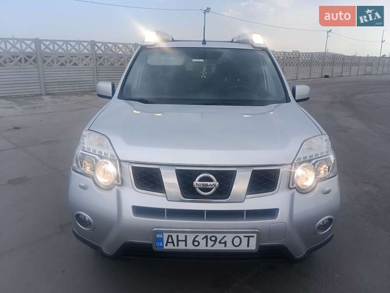 Позашляховик / Кросовер Nissan X-Trail 2011 в Дачному