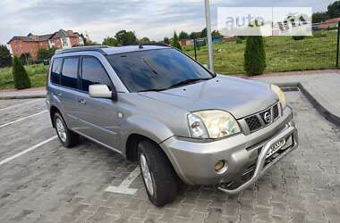 Позашляховик / Кросовер Nissan X-Trail 2004 в Стрию