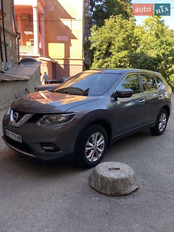 Внедорожник / Кроссовер Nissan X-Trail 2015 в Николаеве
