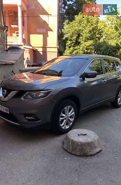 Внедорожник / Кроссовер Nissan X-Trail 2015 в 