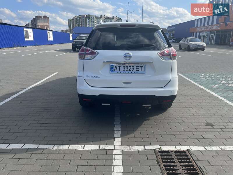 Внедорожник / Кроссовер Nissan X-Trail 2016 в Калуше