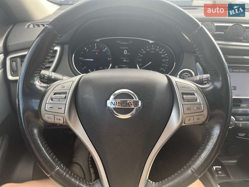 Внедорожник / Кроссовер Nissan X-Trail 2016 в Калуше
