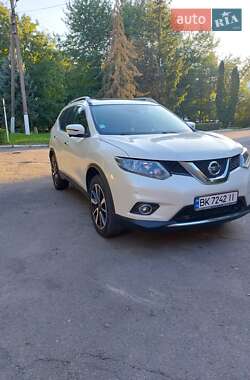 Внедорожник / Кроссовер Nissan X-Trail 2016 в Дубно