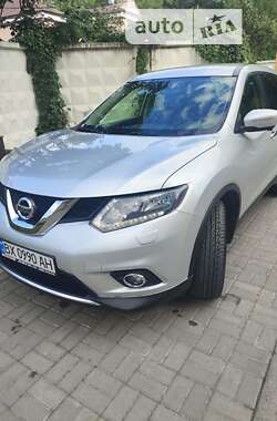 Внедорожник / Кроссовер Nissan X-Trail 2016 в Каменец-Подольском