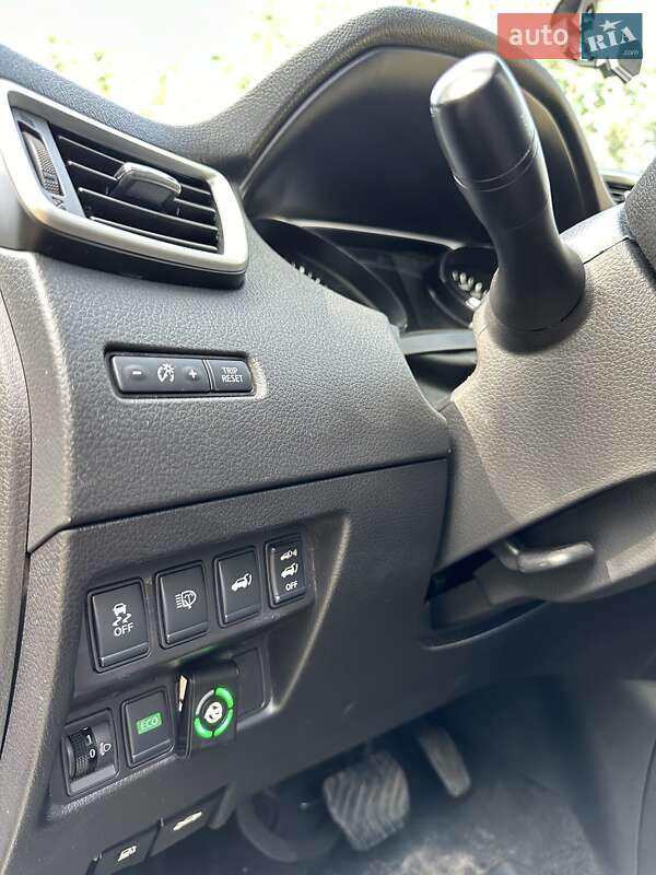 Позашляховик / Кросовер Nissan X-Trail 2017 в Дніпрі фото 8 Позашляховик / Кросовер Nissan X-Trail 2017 в Дніпрі