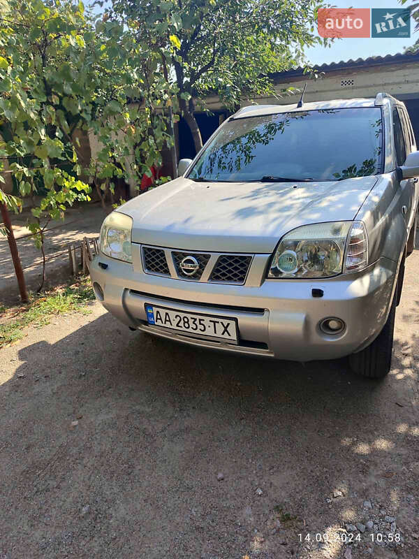 Позашляховик / Кросовер Nissan X-Trail 2006 в Києві