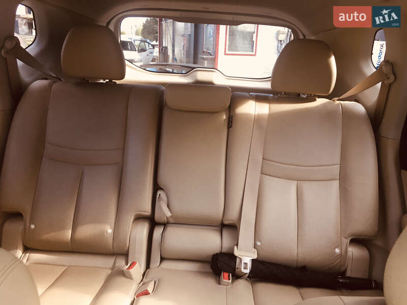 Внедорожник / Кроссовер Nissan X-Trail 2017 в Львове