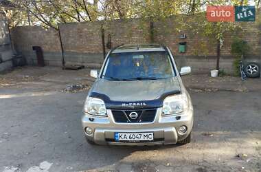 Внедорожник / Кроссовер Nissan X-Trail 2003 в 