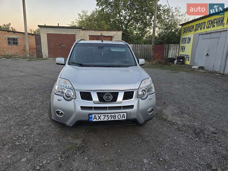 Внедорожник / Кроссовер Nissan X-Trail 2013 в Лозовой