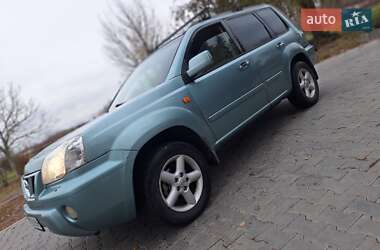 Позашляховик / Кросовер Nissan X-Trail 2003 в Чернівцях