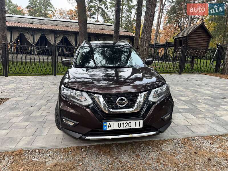 Позашляховик / Кросовер Nissan X-Trail 2019 в Рокитному