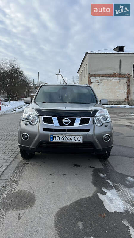 Внедорожник / Кроссовер Nissan X-Trail 2011 в Гусятине