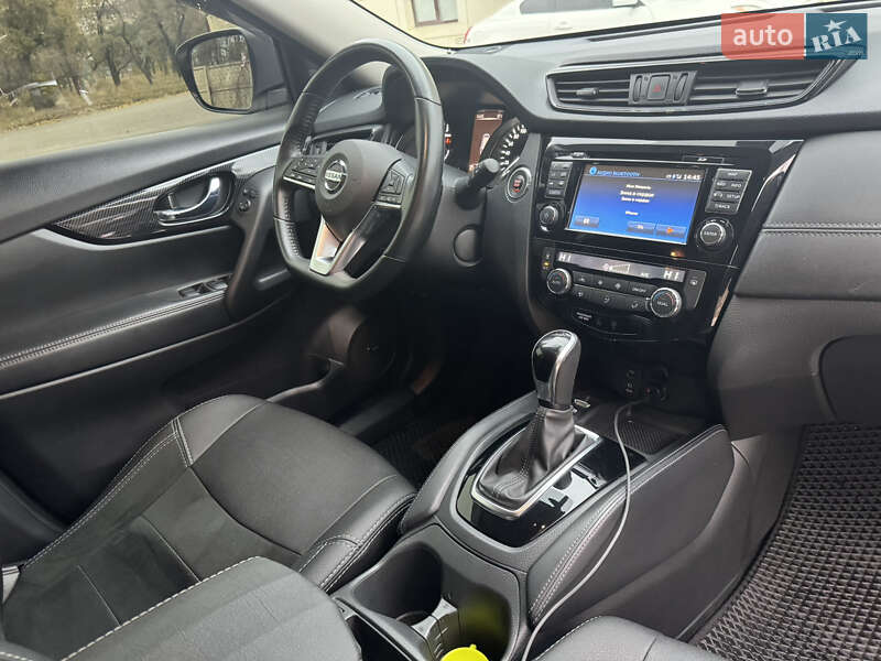 Внедорожник / Кроссовер Nissan X-Trail 2017 в Днепре