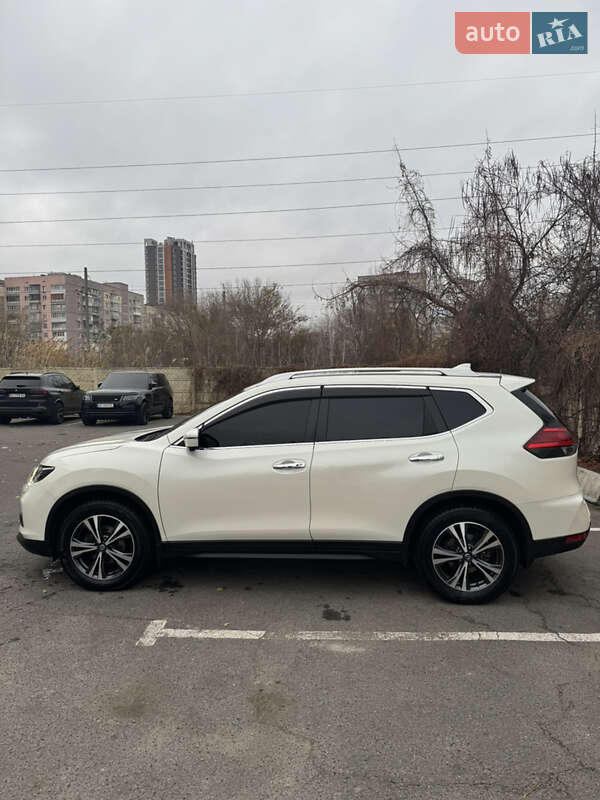Внедорожник / Кроссовер Nissan X-Trail 2017 в Днепре