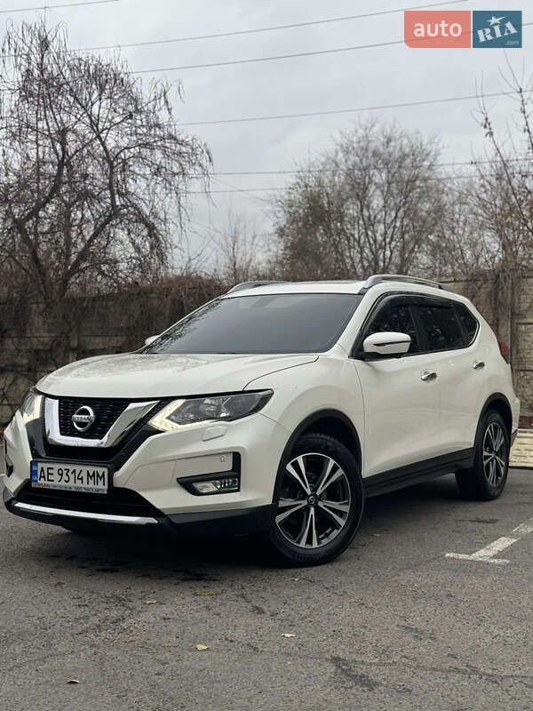 Внедорожник / Кроссовер Nissan X-Trail 2017 в Днепре