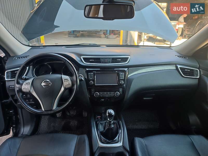 Позашляховик / Кросовер Nissan X-Trail 2014 в Десні